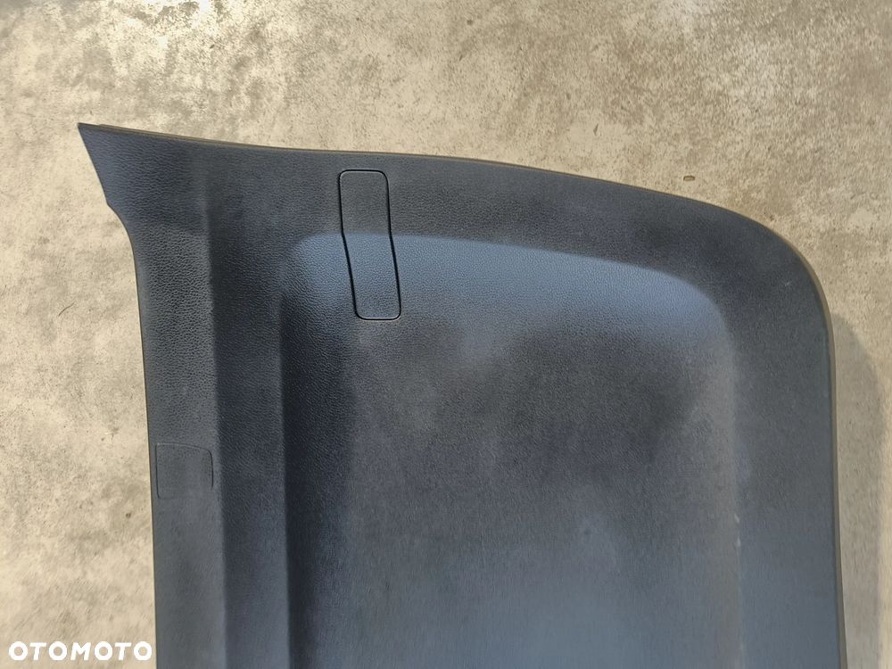 Tapicerka klapy bagażnika Skoda Karoq Boczek Plastik Osłona 57A867975 - 6