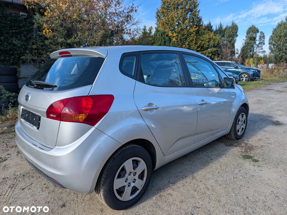 Kia Venga - 6
