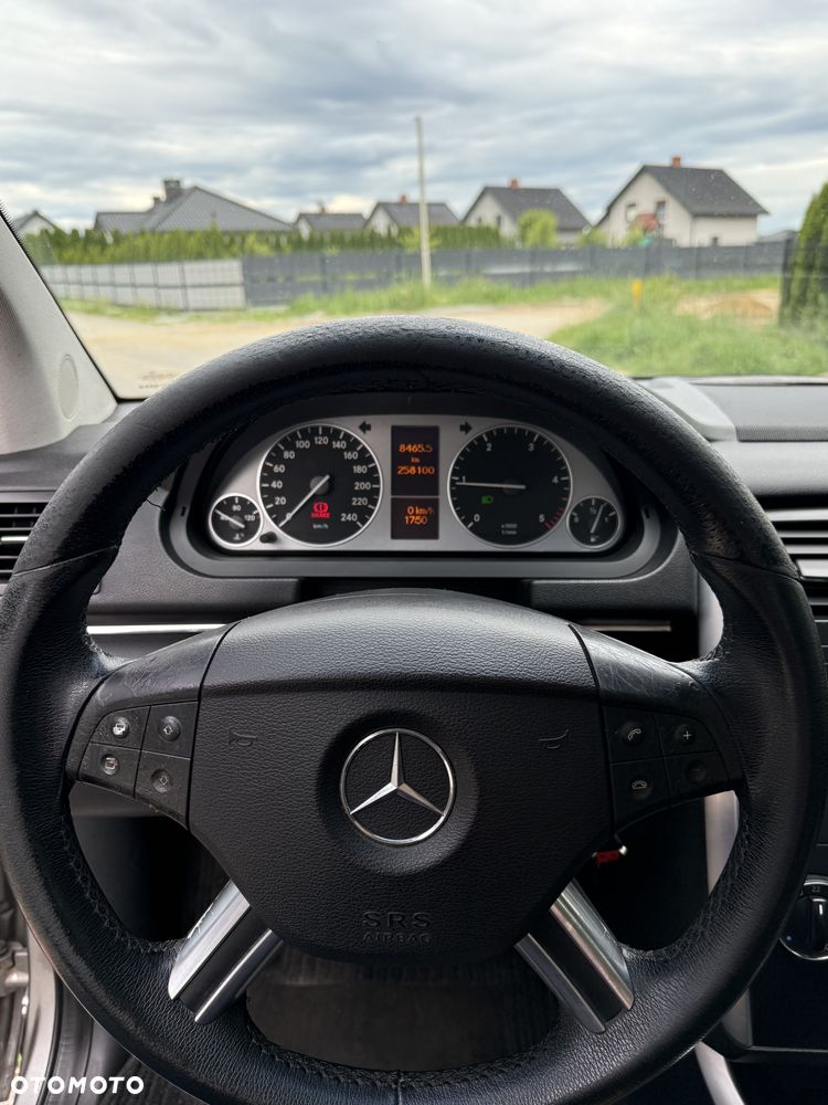 Mercedes-Benz Klasa B 180 CDI - 10