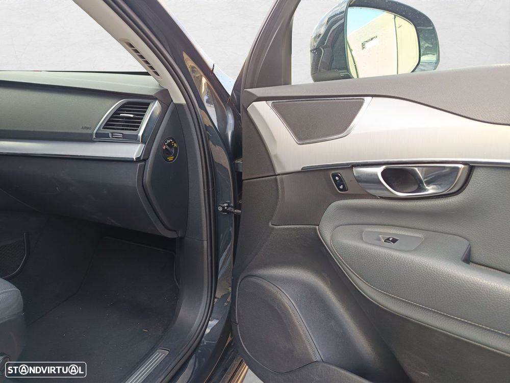 Volvo XC 90 2.0 T8 PHEV Momentum Plus AWD - 22