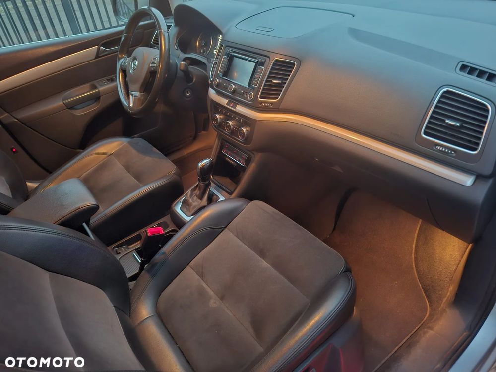 Volkswagen Sharan 2.0 TDI Trendline DSG - 9