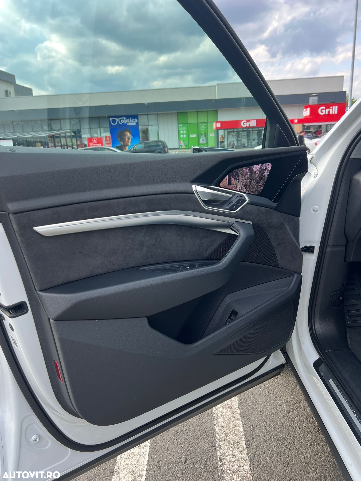 Audi e-tron quattro S - 24