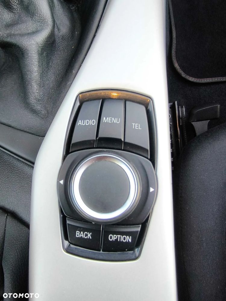 BMW Seria 1 114i - 13