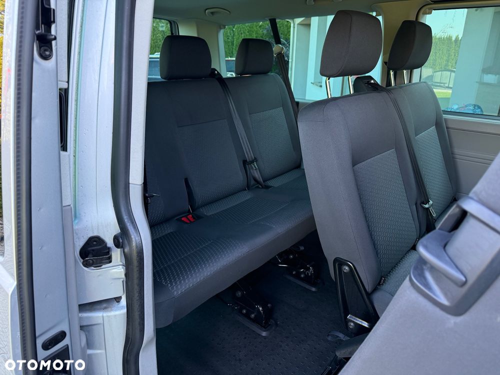 Volkswagen Caravelle - 17
