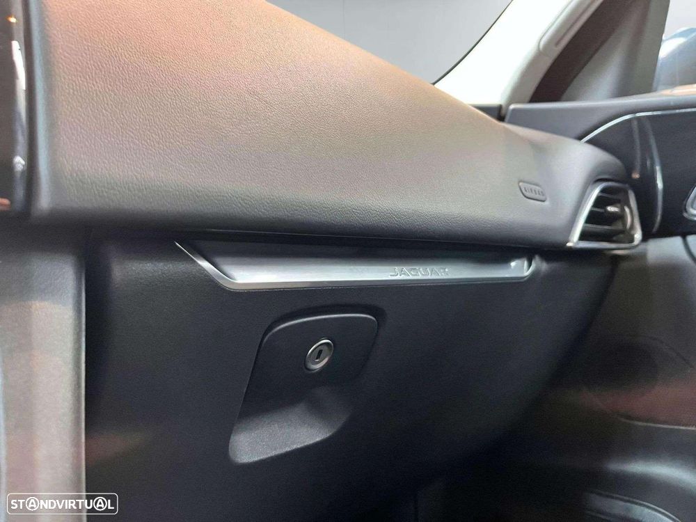 Jaguar F-Pace - 33