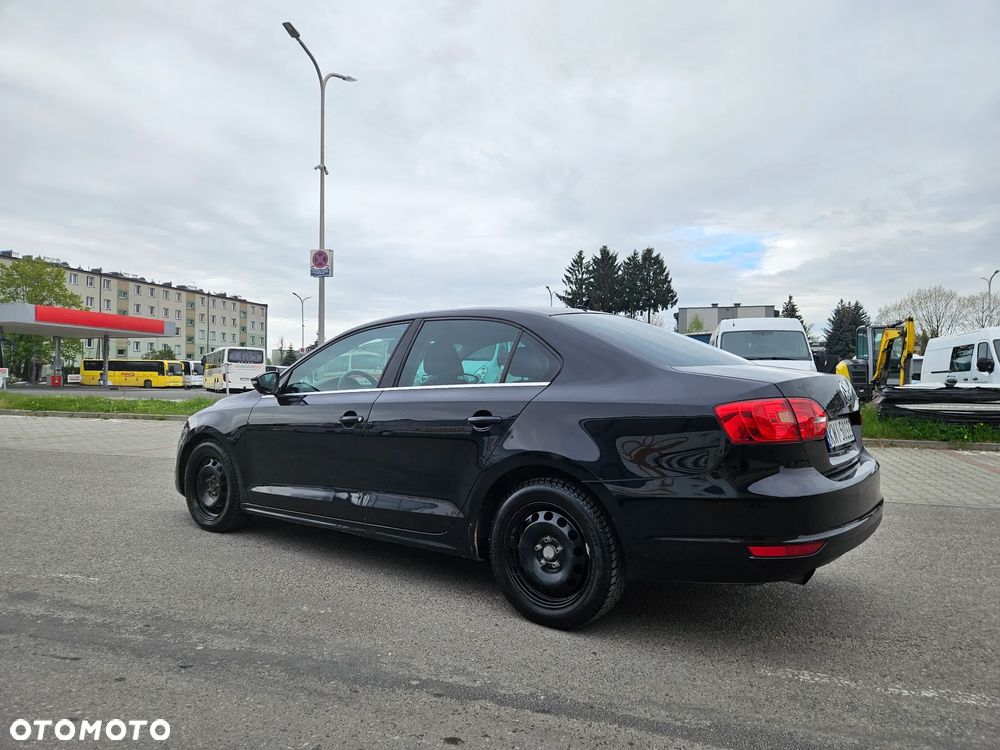 Volkswagen Jetta 1.6 TDI DPF Highline - 13