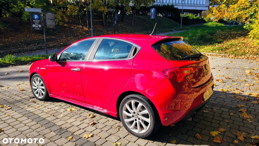 Alfa Romeo Giulietta 2012 photo 4