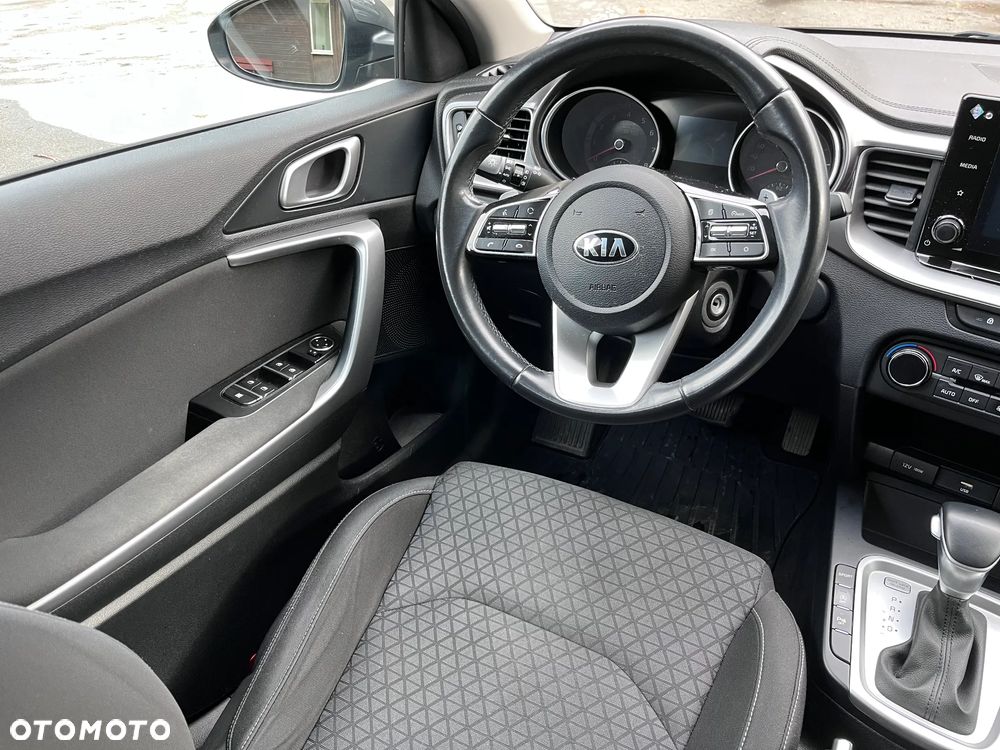 Kia Ceed 1.4 T-GDI M DCT - 9