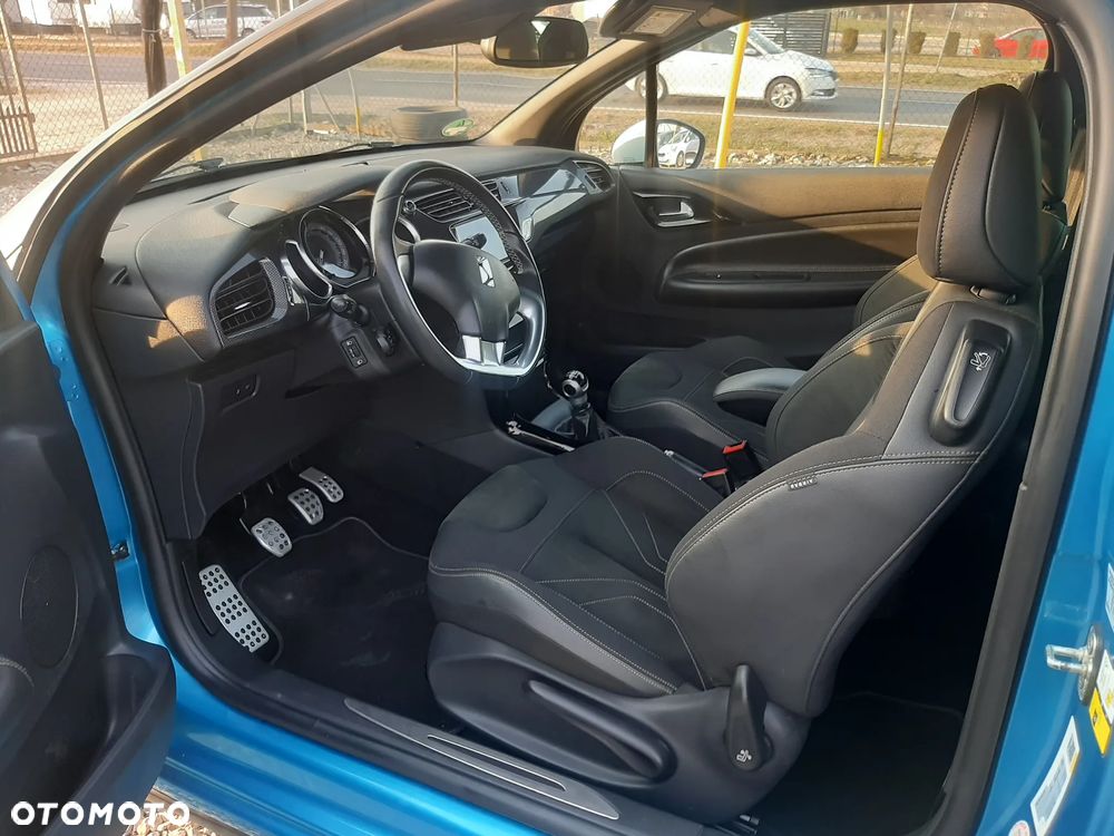 Citroën DS3 BlueHDi 100 SoChic - 22