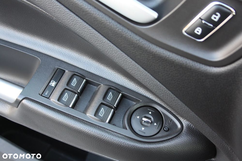 Ford Kuga 1.6 EcoBoost 2x4 Titanium - 16