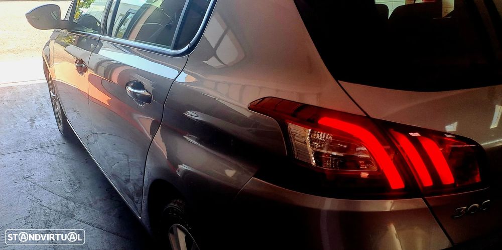 Peugeot 308 1.2 PureTech Style - 29