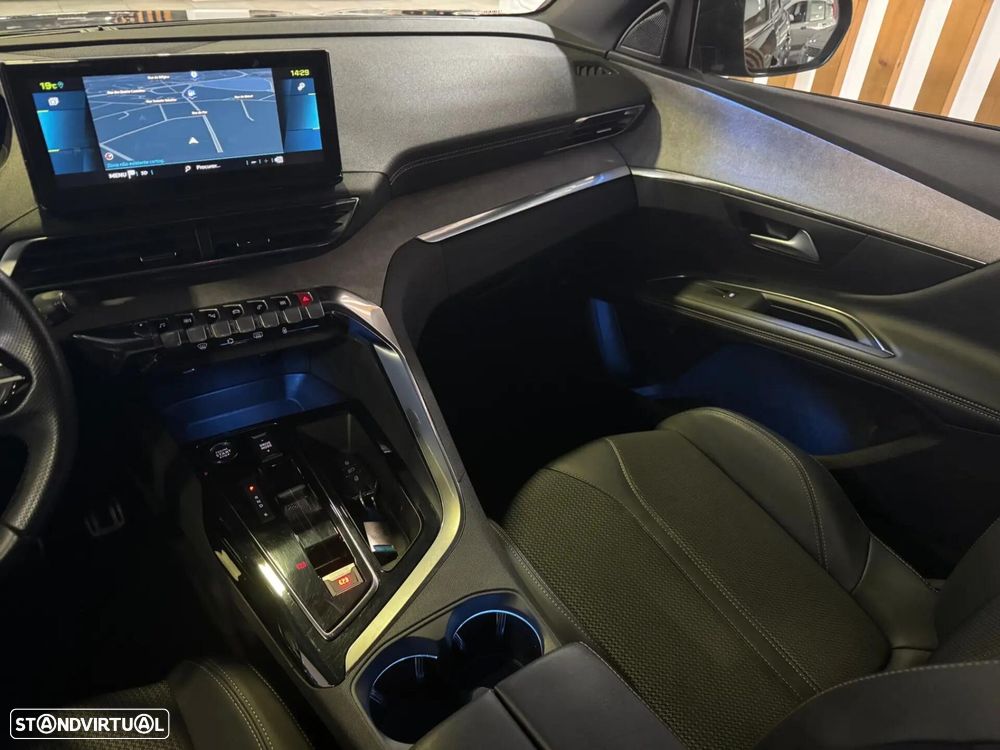 Peugeot 3008 1.6 Hybrid GT Pack e-EAT8 - 24