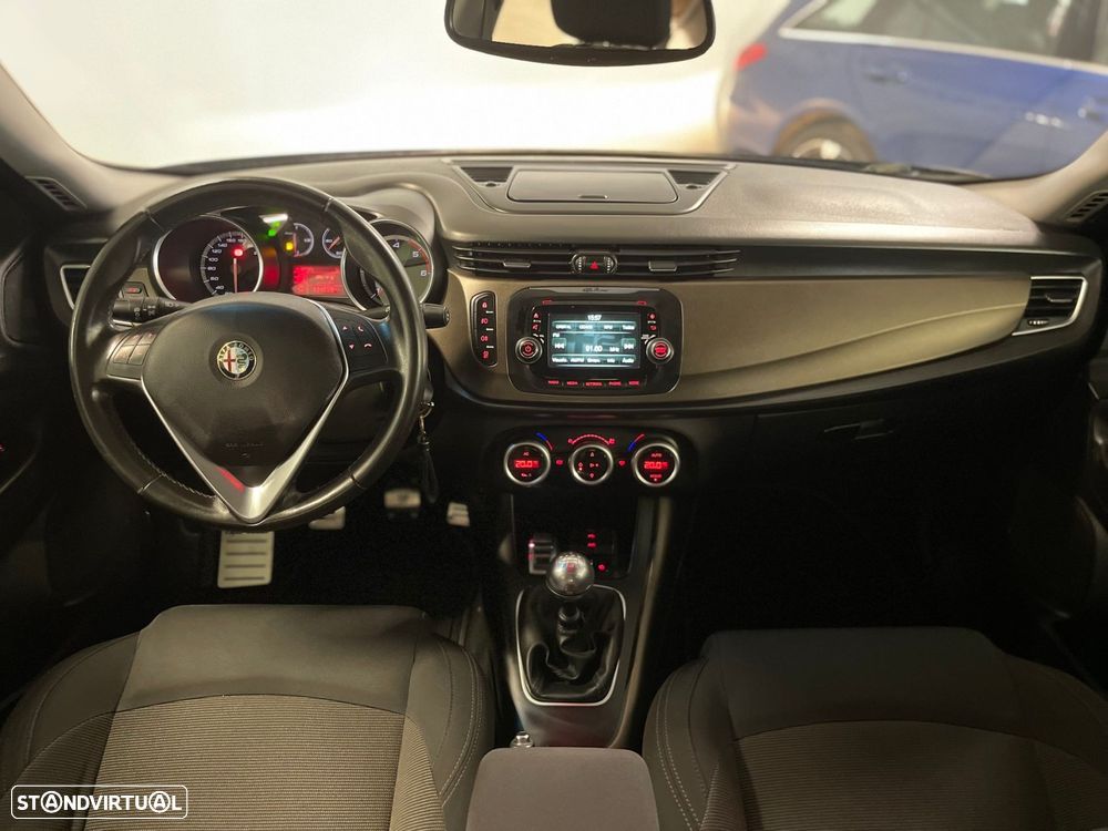 Alfa Romeo Giulietta 1.6 JTDm Distinctive - 21
