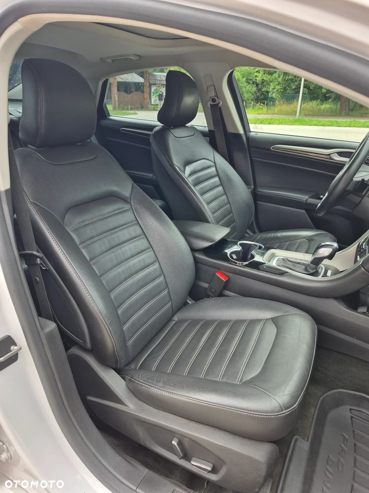 Ford Fusion - 27