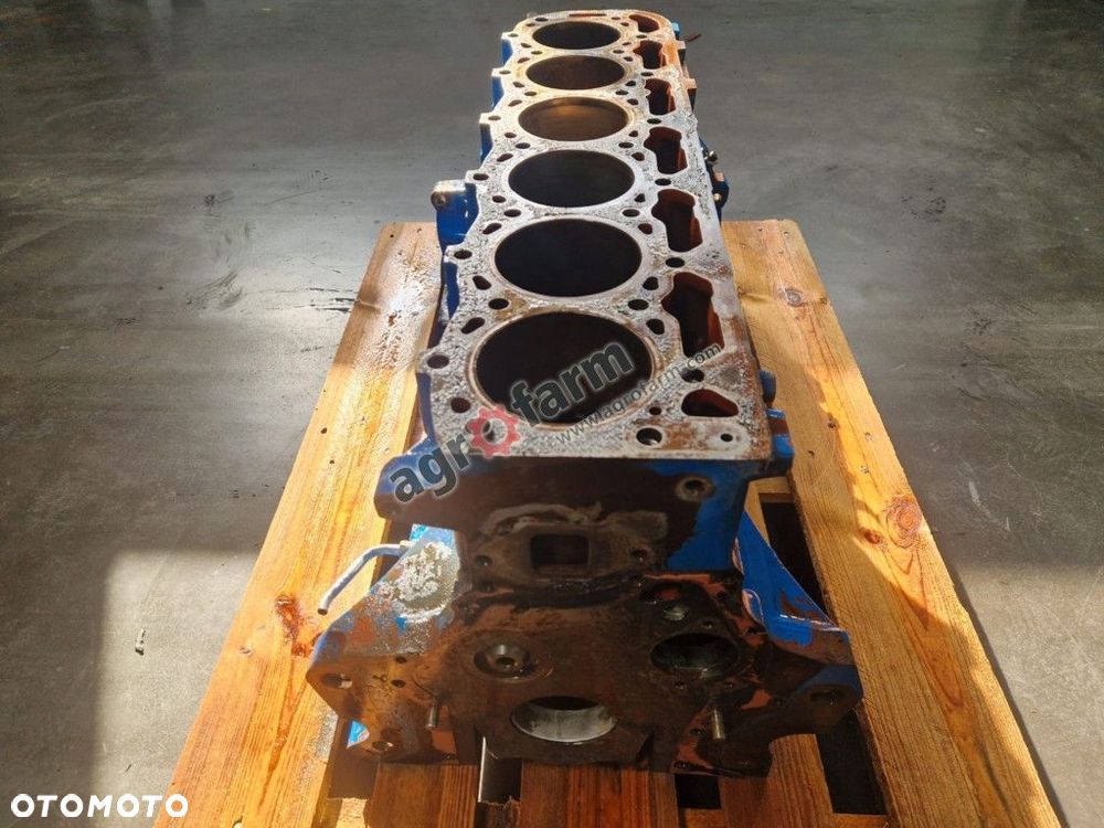 Blok silnika Ford 8240, 7840, 8340 - 3