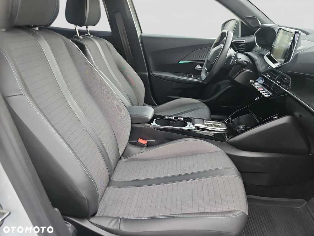 Peugeot 2008 1.2 PureTech Allure S&S EAT8 - 17