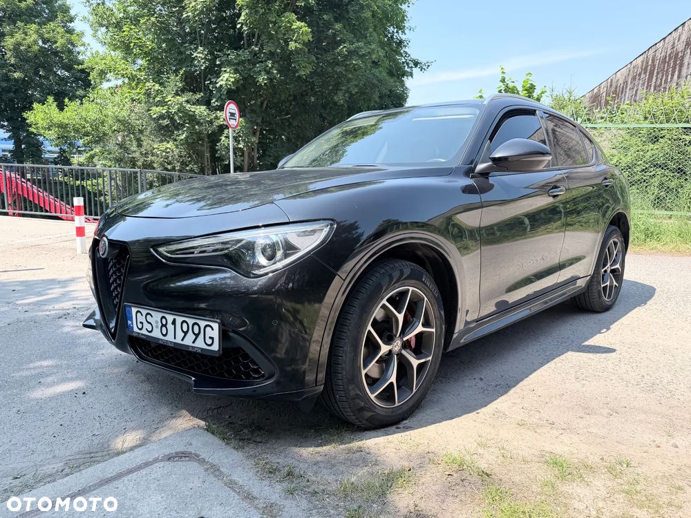 Alfa Romeo Stelvio 2.0 Turbo 16V AT8-Q4 Lusso Ti - 3