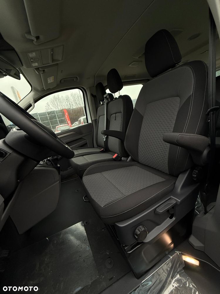 Volkswagen Caravelle 2.0 TDI L2 - 10