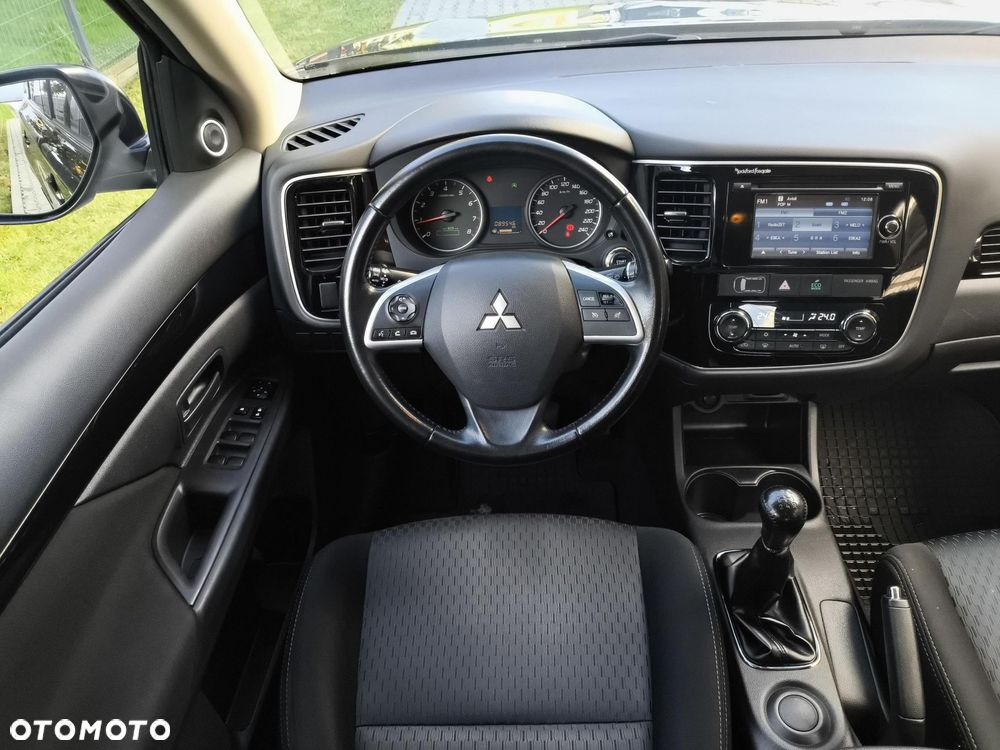 Mitsubishi Outlander - 25