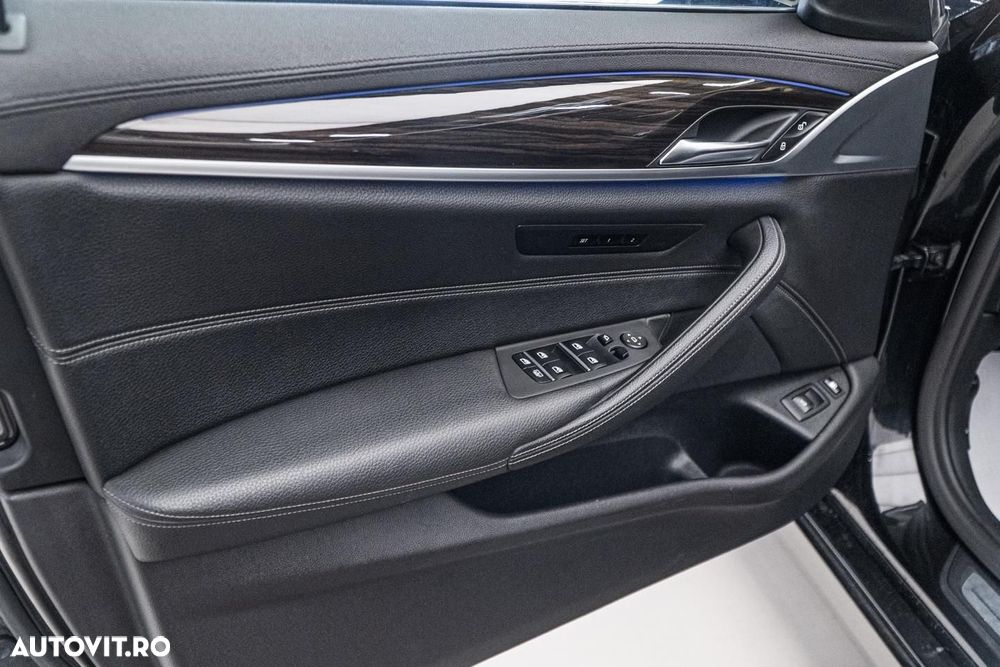 BMW Seria 5 530e iPerformance Aut. Luxury Line - 33