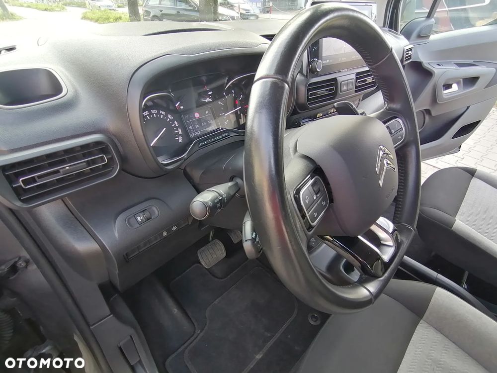 Citroën Berlingo XL 7-Sitzer PureTech 130 EAT8 FEEL - 25