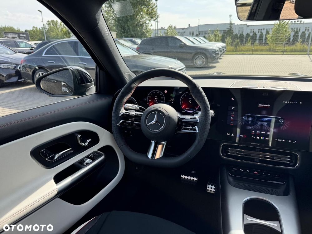 Mercedes-Benz GLB 200 mHEV 8G-eDCT - 14