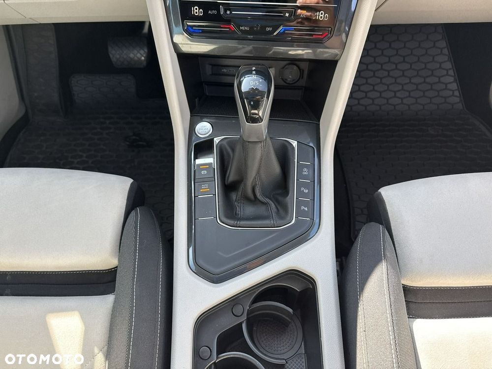 Volkswagen Tiguan 1.5 TSI EVO Elegance DSG - 26