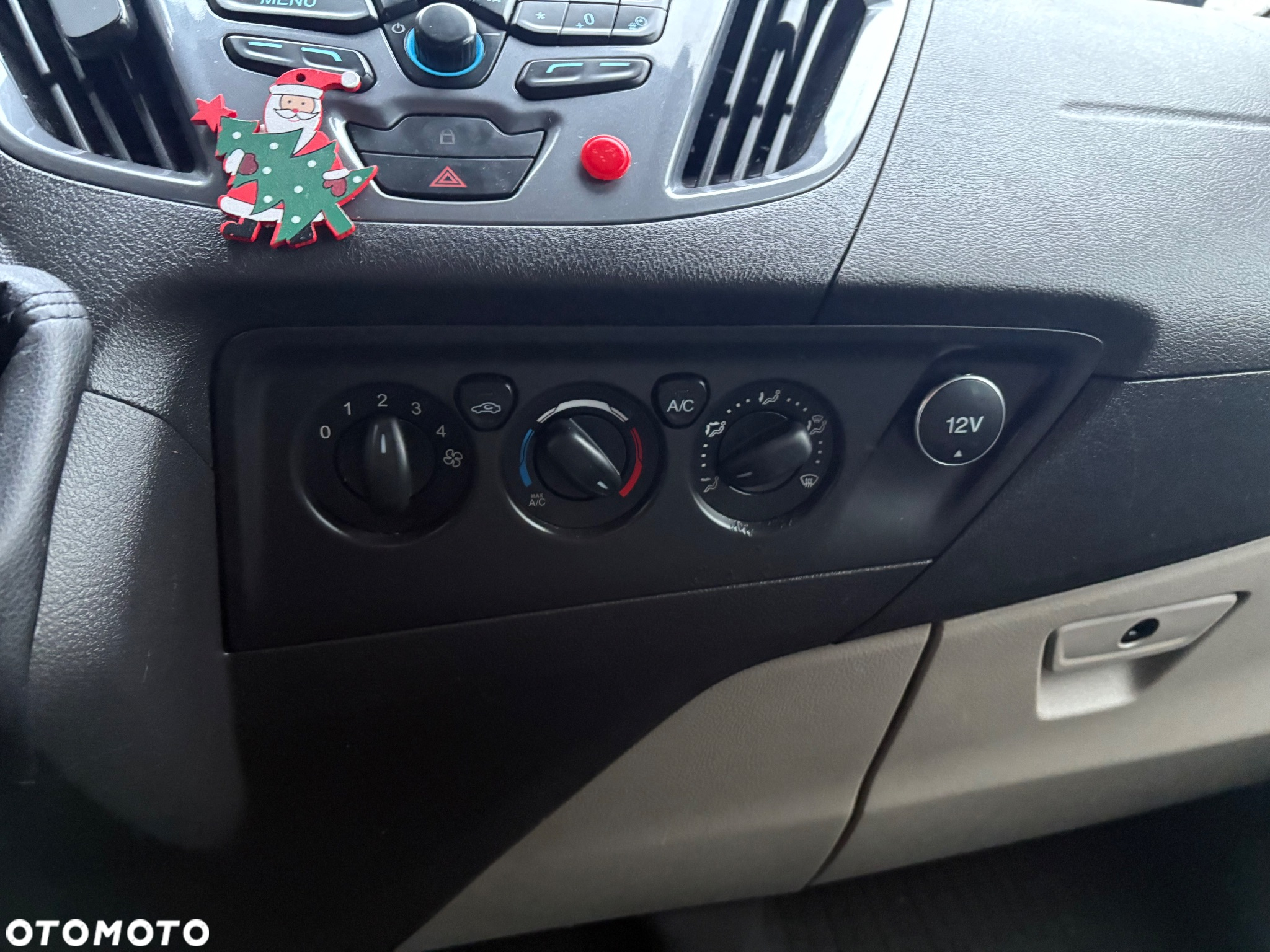 Ford Tourneo Custom - 17