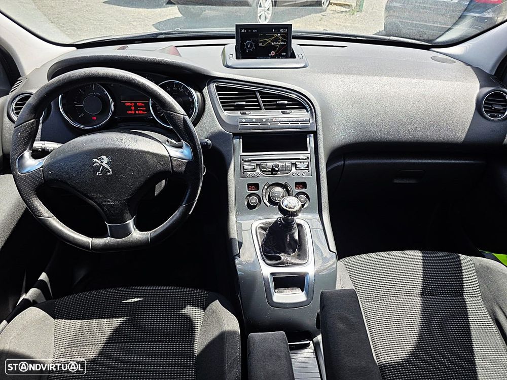 Peugeot 5008 1.6 BlueHDi Allure J17 - 16