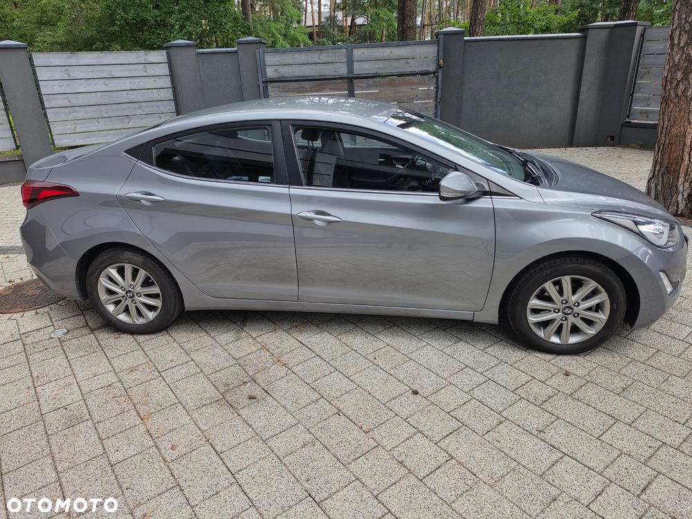 Hyundai Elantra 1.6 Style - 6
