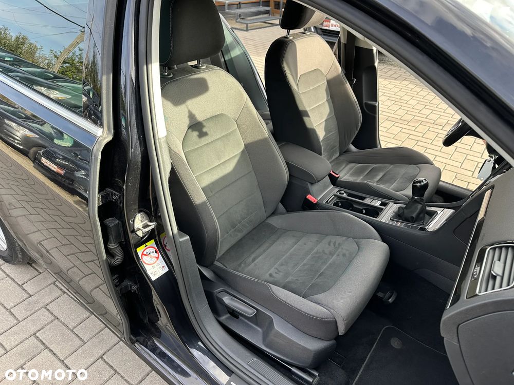Volkswagen Golf - 21