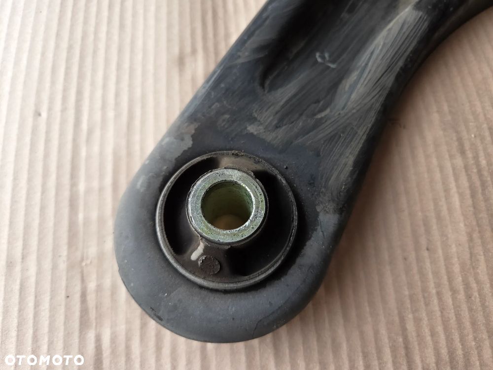 Wahacz przedni prawy Peugeot 208 - 2