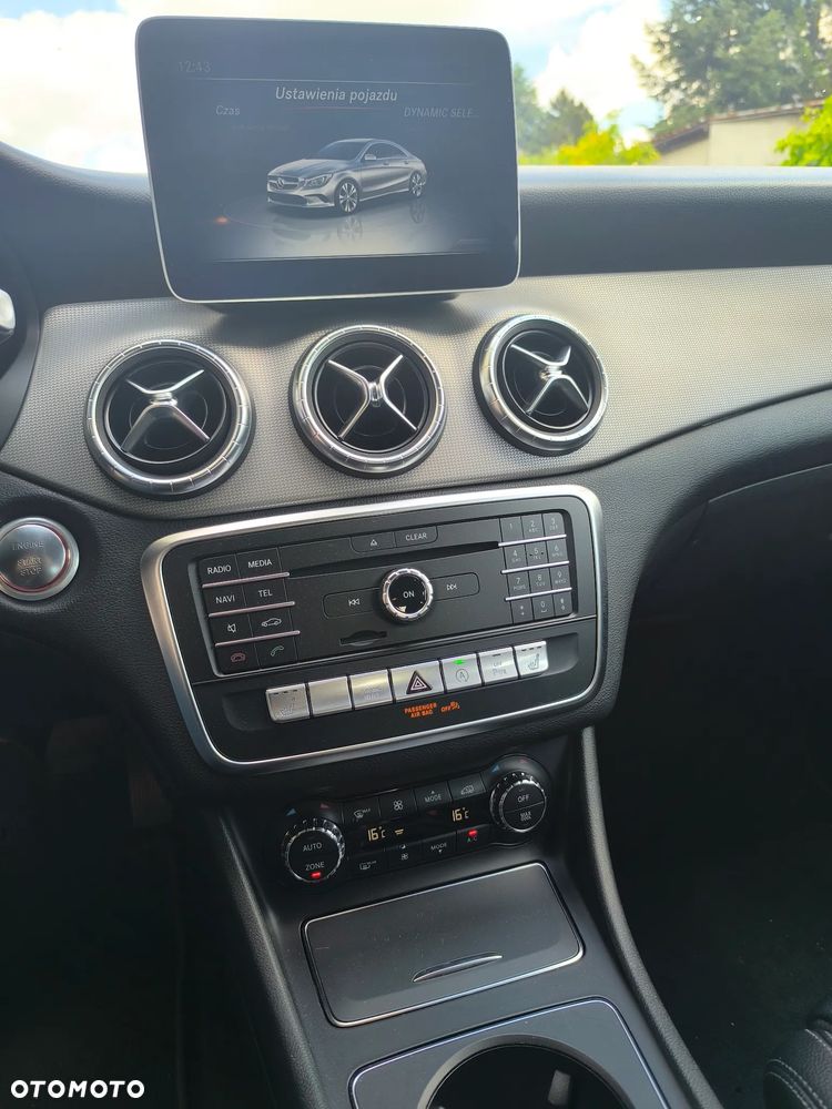 Mercedes-Benz CLA 250 7G-DCT Peak Edition - 14