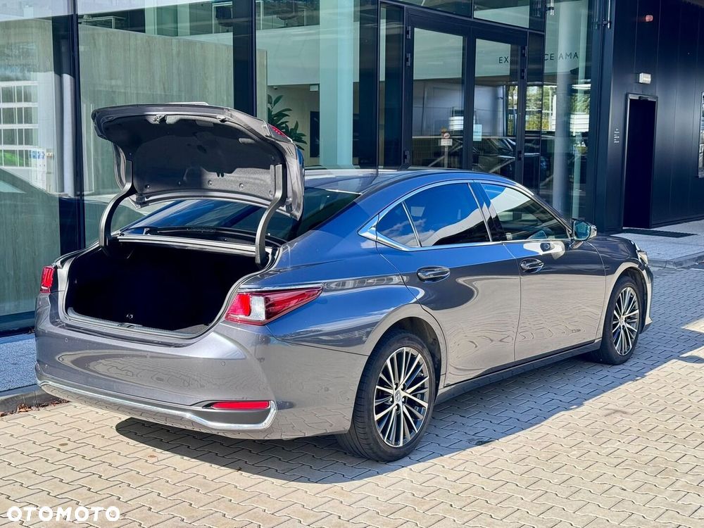 Lexus ES - 36
