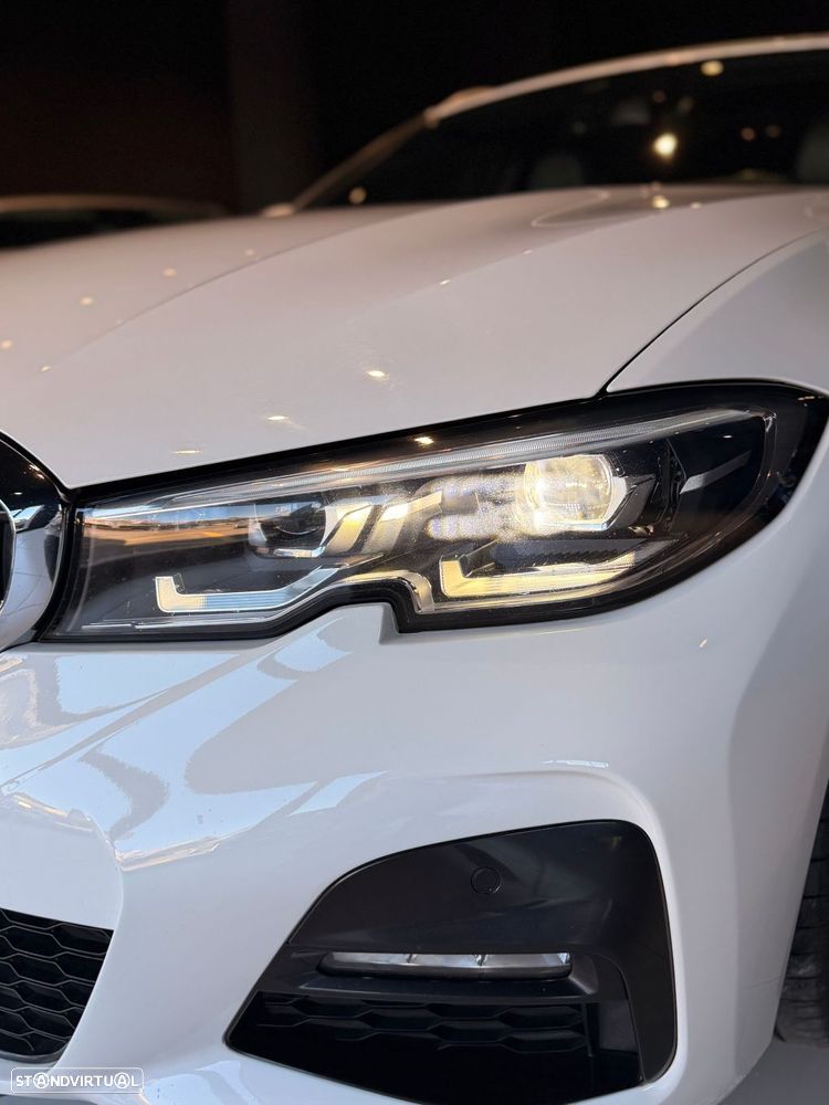 BMW 320 d Touring Pack Desportivo M Auto - 6