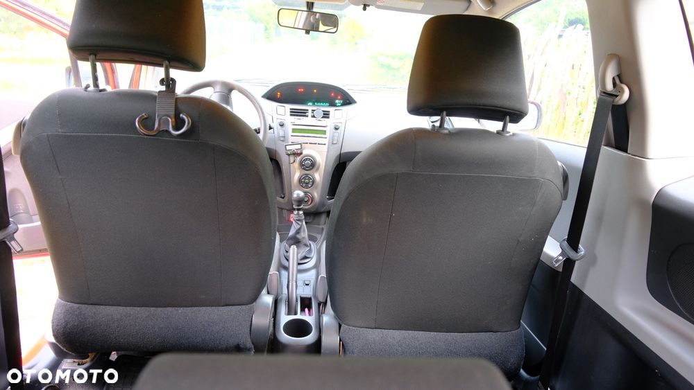 Toyota Yaris - 4