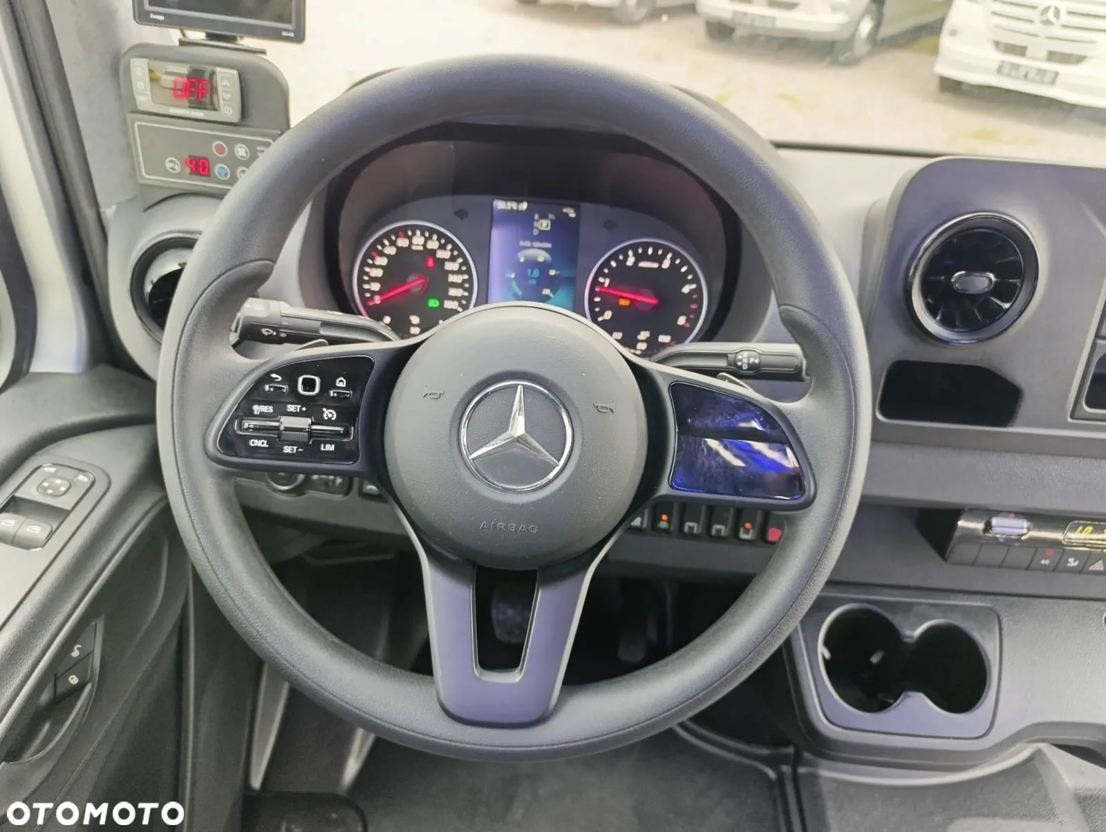 Mercedes-Benz Sprinter 519 - 17