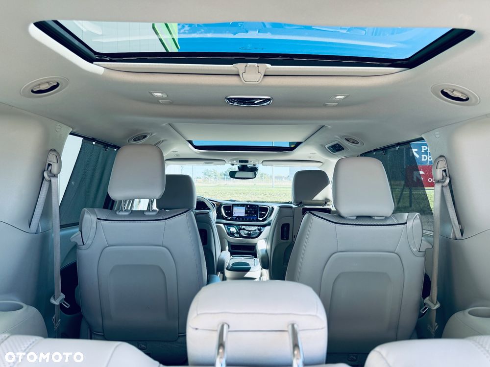 Chrysler Pacifica - 21