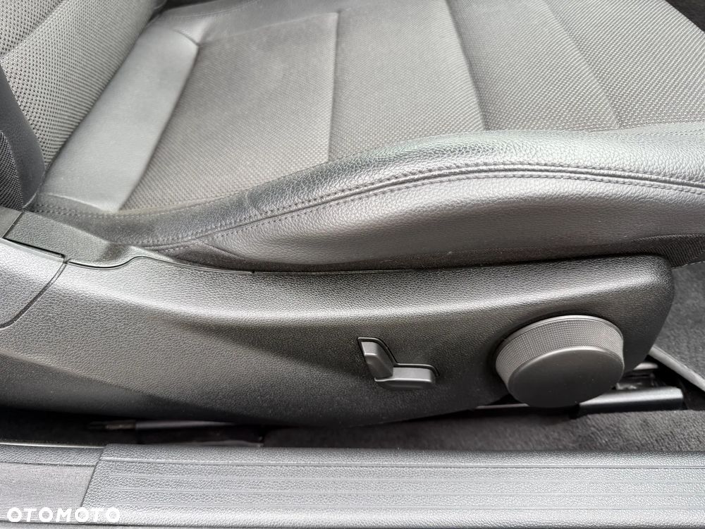 Mercedes-Benz Klasa C 180 BlueEFFICIENCY - 18