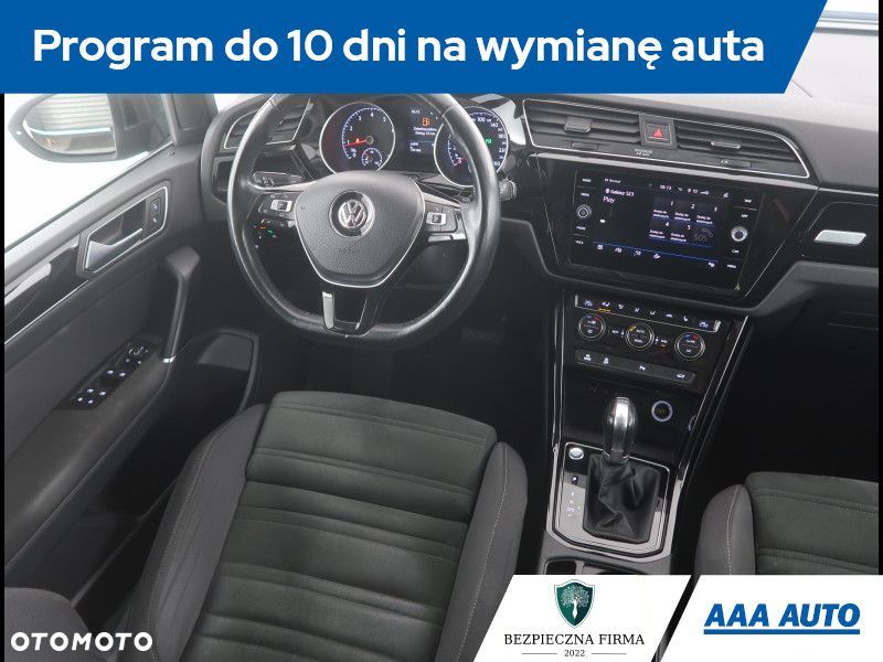 Volkswagen Touran - 8