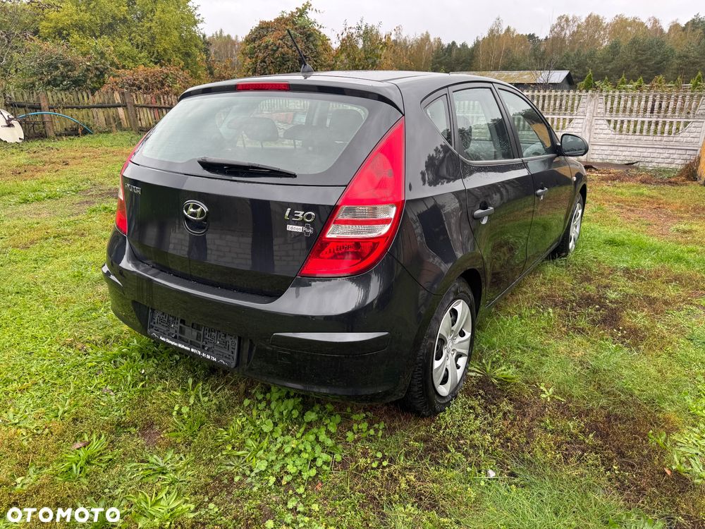 Hyundai i30 9F maska zderzak przedni przód błotnik prawy lewy pas przedni benzyna 1.4 drzwi prawe lewe przednie tylne 1.6 sedan kombi klapa bagażnika wspomaganie elektryczne lampa przednią przód prawa lewa zderzak tył tylni silnik 1.4 - 6