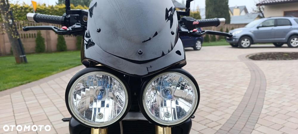 Triumph Street Triple - 20