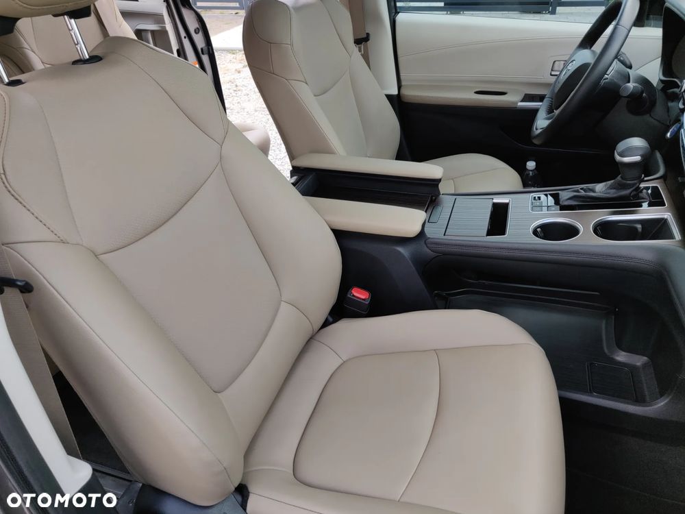 Toyota Sienna - 12
