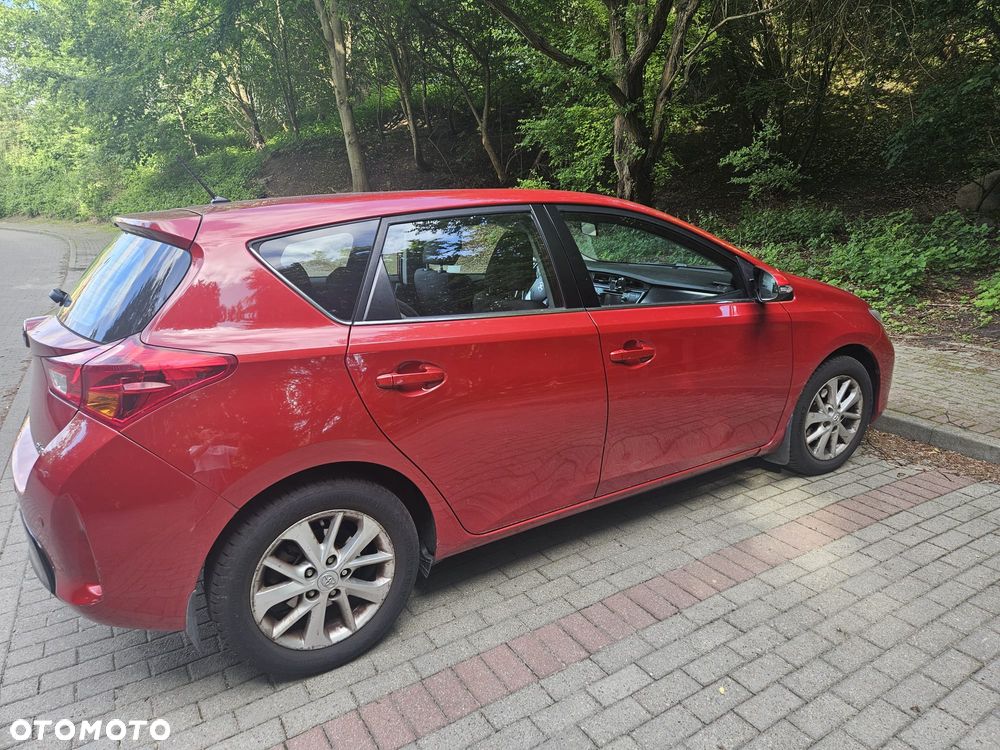 Toyota Auris 1.4 D-4D Premium - 3