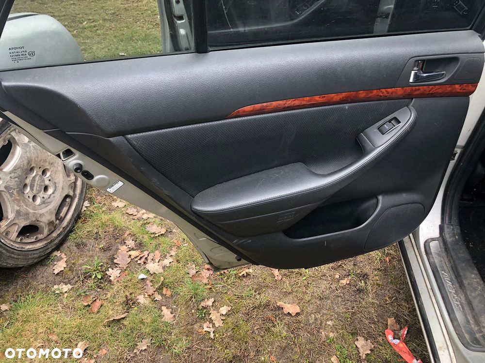 Toyota Avensis T25 boczki tapicerka drzwi skórzana  cena za 4 sztuki - 2