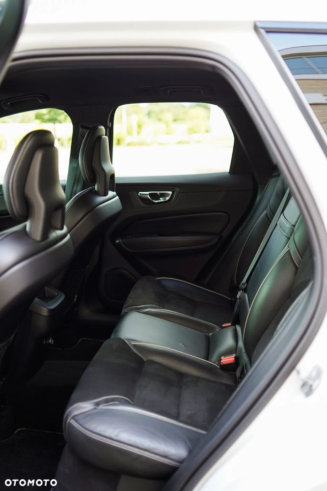 Volvo XC 60 T5 AWD Geartronic RDesign - 15