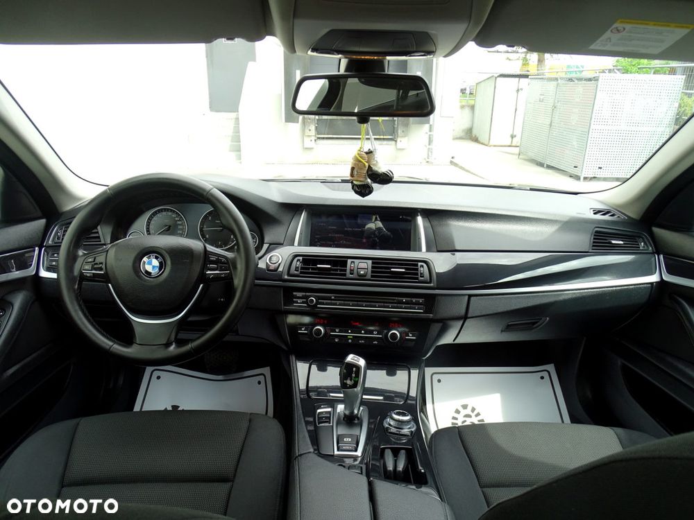 BMW Seria 5 525d - 16