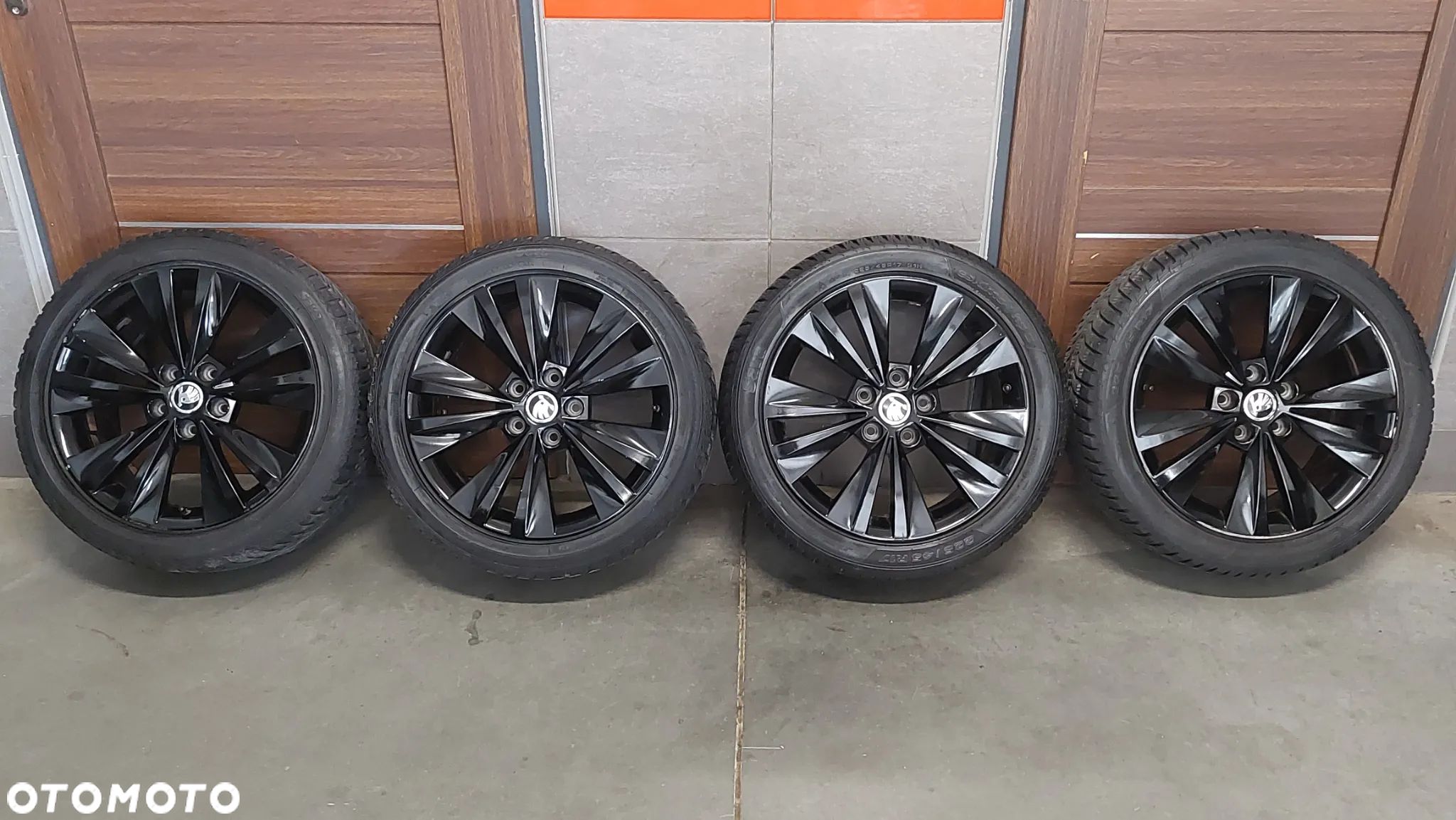 ALUFELGI ALUMINIOWE SKODA 225/45 R17 SAVA ESKIMO HP2 OPONY ZIMOWE FELGA ORYGINAŁ BIEŻNIK OPON 2 x po 7mm 2 x po 4mm - 1