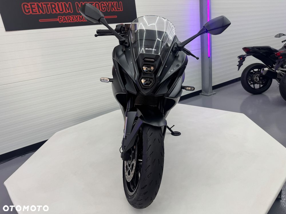 Suzuki GSX - 26
