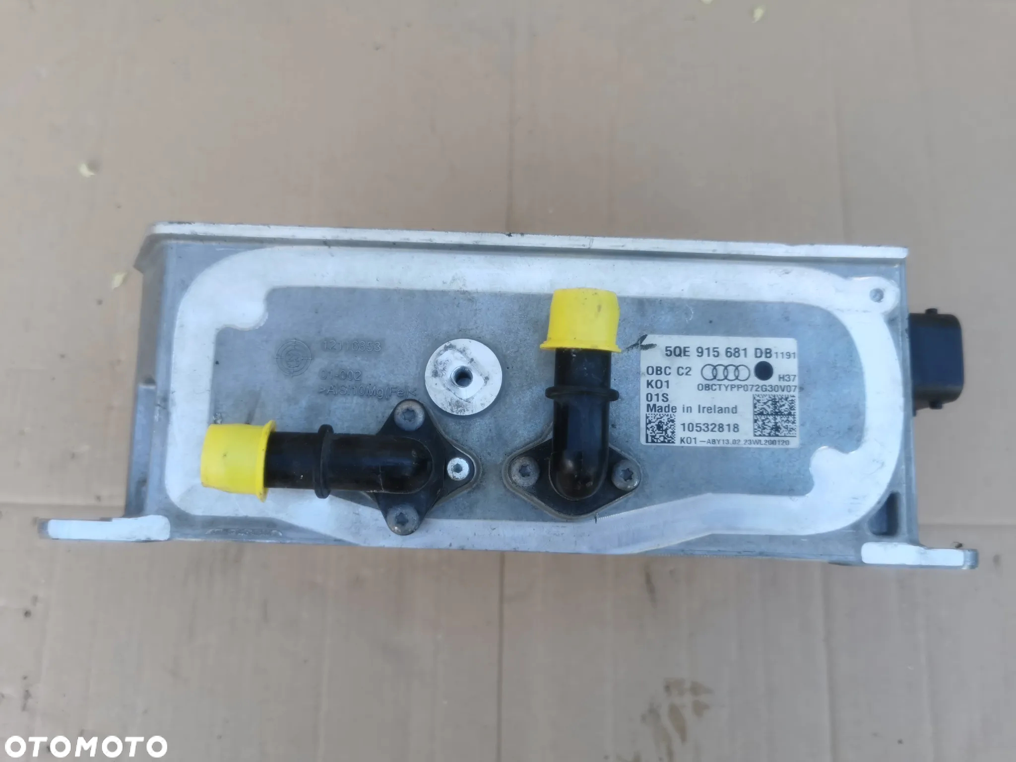 JEDNOSTKA STERUJACA AKUMULATORA 4KE915253F - 8